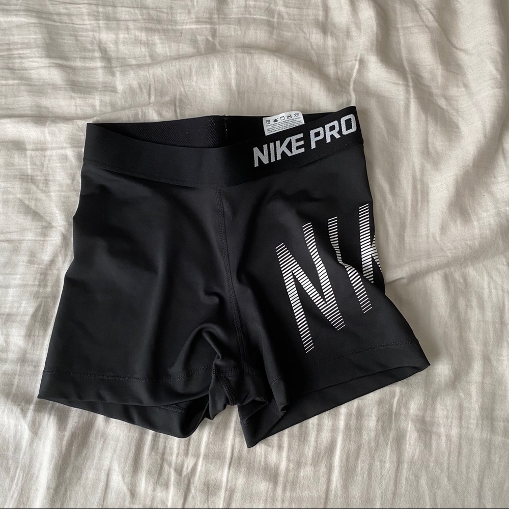 Nike pro